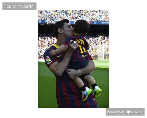 足球明星温情瞬间拒绝采访将时间留给小孩展现真挚关怀